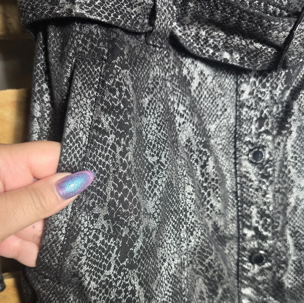NWT White House Black Market foil reptile dress Size 4 Color:black/silver - Picture 6 of 11